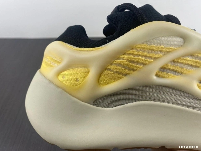 V3 700 Mono Safflower HP5425 Adidas Yeezy 0808